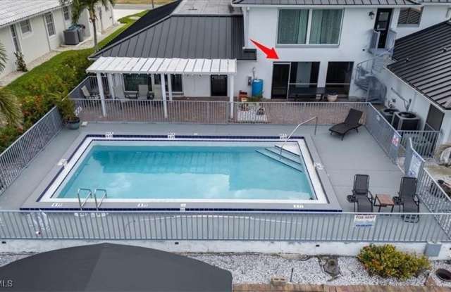 4826 SW 29th Avenue unit: 2