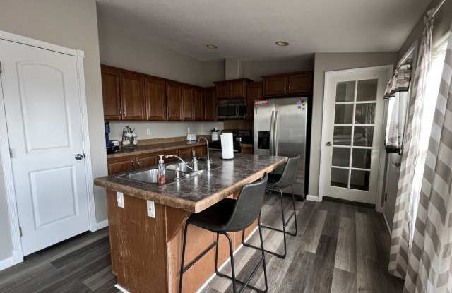 Beautiful Solar-Powered 3 Bedroom Home