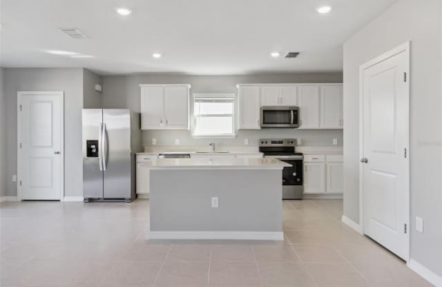 1087 SILVERLAKE BOULEVARD