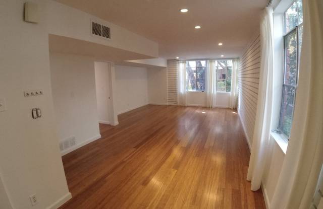 1211 Horn Ave