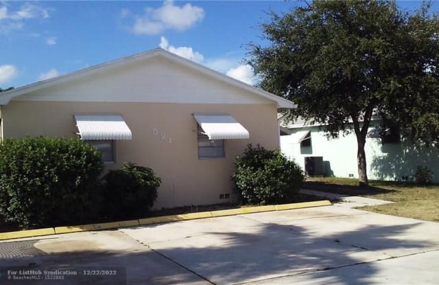 521 W Perry St - 521 West Perry Street, Lantana, FL 33462