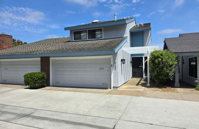 Spacious 3-Bedroom, 2.5-Bath Townhome in Desirable La Jolla