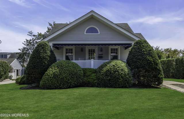 Photo of 316 New York Boulevard