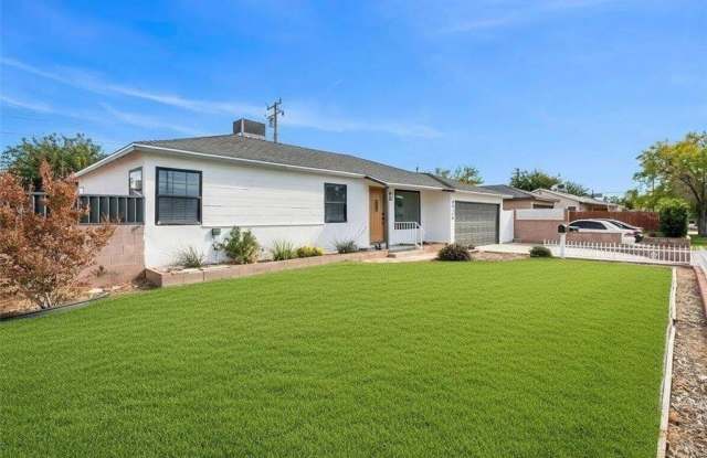 Photo of 44140 West Lightwood Avenue