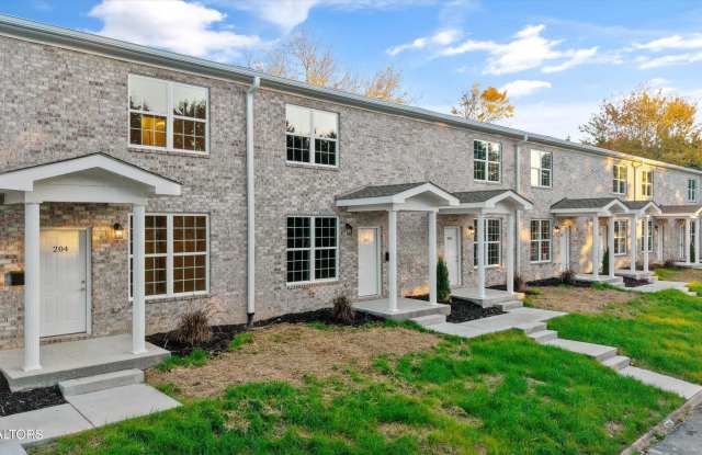 481 Broome Rd unit: 204