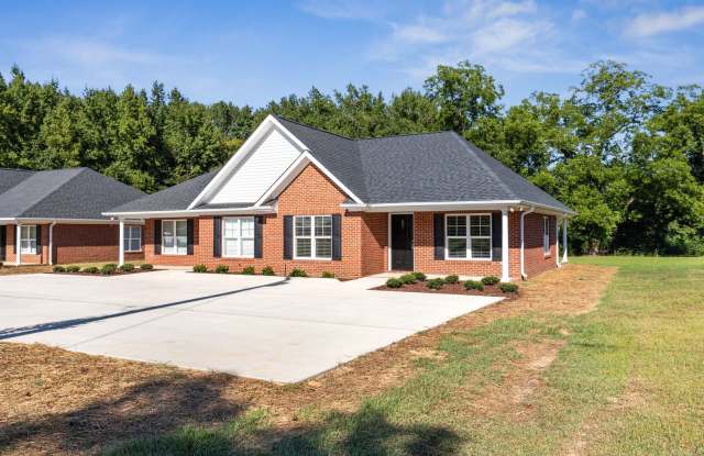 3 bed 2 bath Ranch Style Duplex