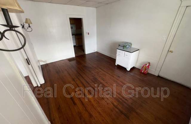 Photo of 314 E Main St