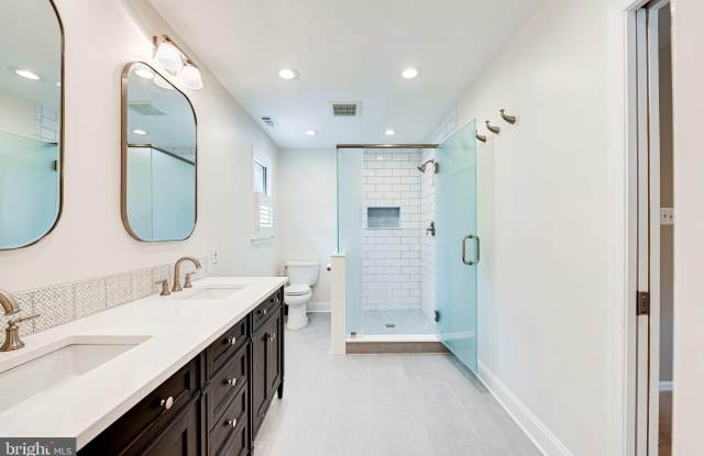 12127 HOLLY KNOLL Circle