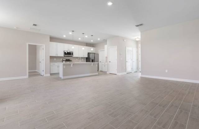 Stylish New 3-Bedroom Home for Rent in North Port – Modern Upgrades Included!