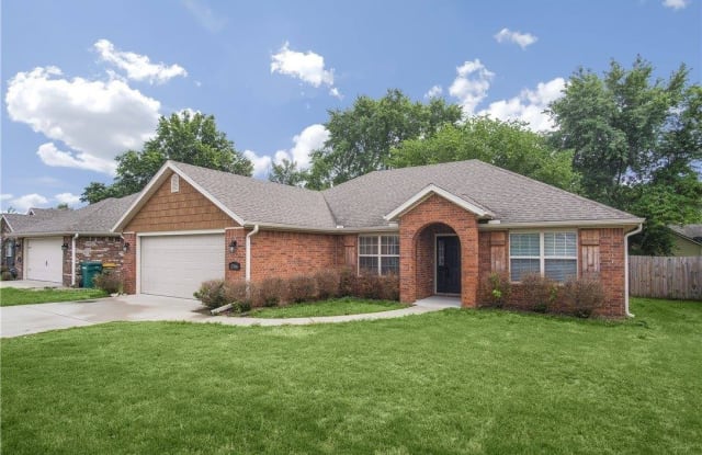 2306 W Margaret Street - 2306 West Margaret Street, Rogers, AR 72756