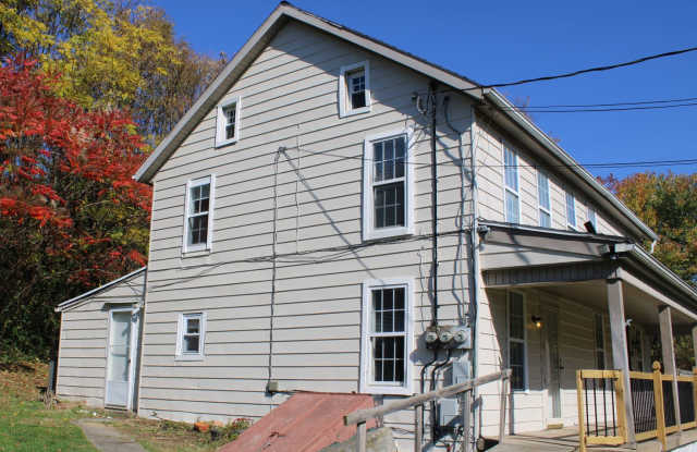 semi-detached home *MOVE IN SPECIAL*