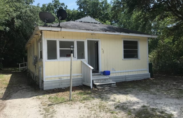 622 Avenue S NE - 622 Avenue S Northeast, Winter Haven, FL 33881