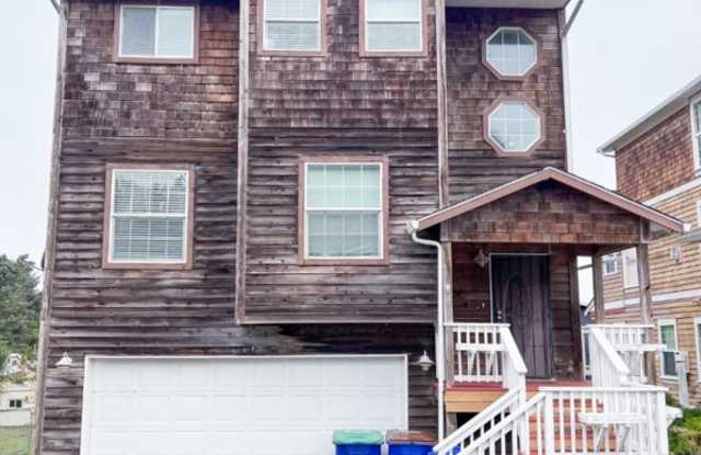 391 Southeast Jetty Avenue