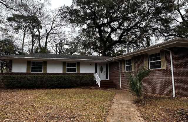 2101 Mulberry Boulevard - Spacious Family Home Available Now - 2101 Mulberry Boulevard, Tallahassee, FL 32303