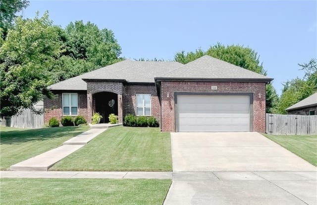 3248  W Ika  LN - 3248 West Ika Lane, Fayetteville, AR 72704