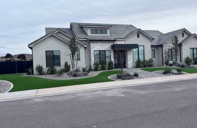 Gorgeous single story with RV Garage in Majestic Fields