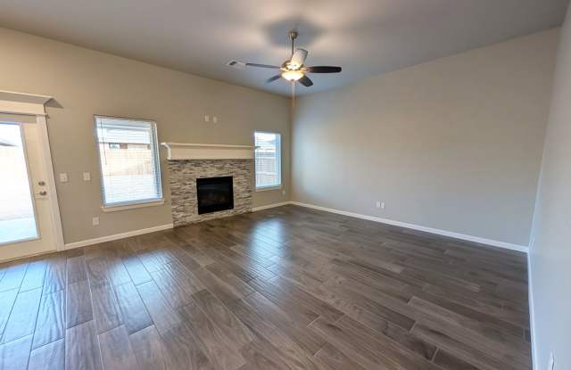 Beautiful Edmond Home 4 Bed/2 Bath