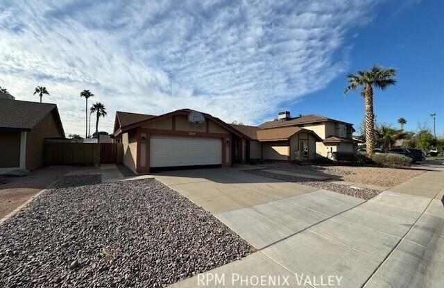1709 W Calle Del Norte