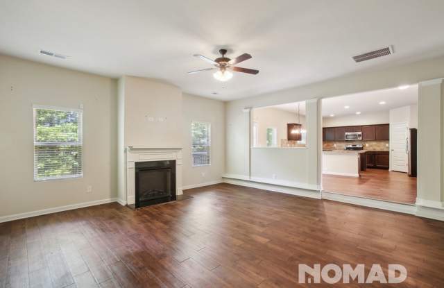 Spacious 4BR House in Hampton