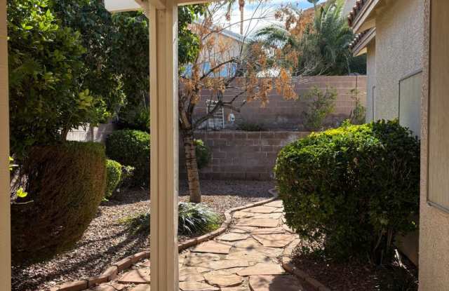 1400 Pullman Pointe Ct.