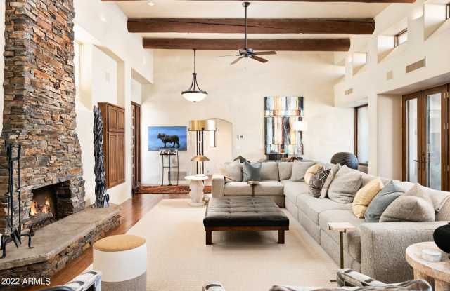 9492 E SUNDANCE Trail