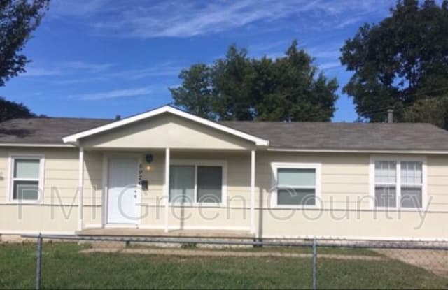 5926 N Frankfort Ave - 5926 North Frankfort Avenue, Tulsa, OK 74126