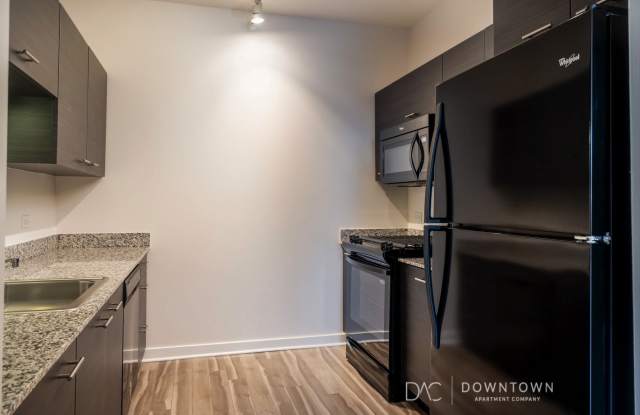 Photo of 809 N La Salle Dr