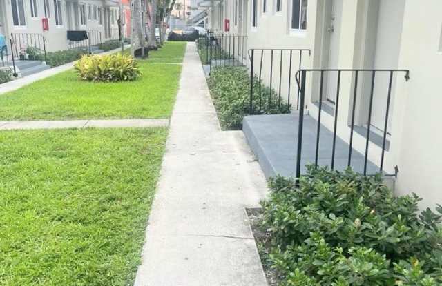 245 SW 18th Court # 4