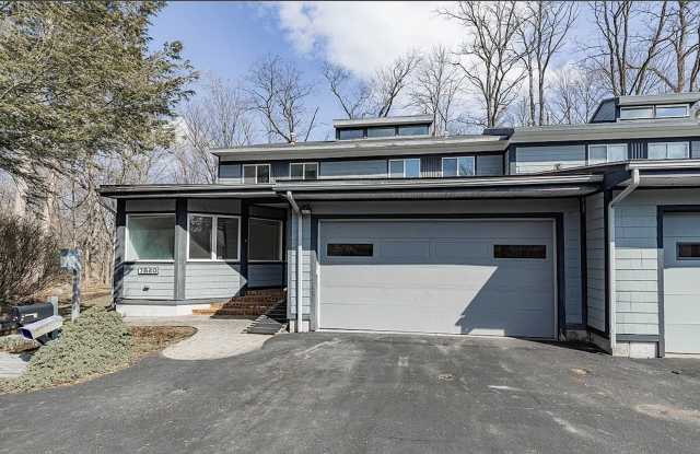 Photo of 7520 Spectrum Way