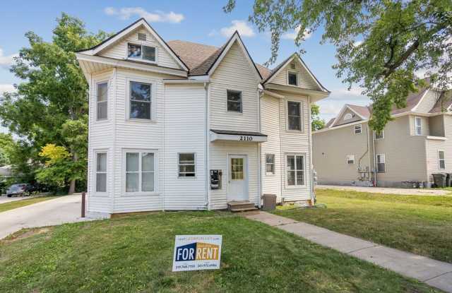 Photo of 2110 College St - Cedar Falls
