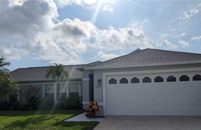 2535 SW 28th Place