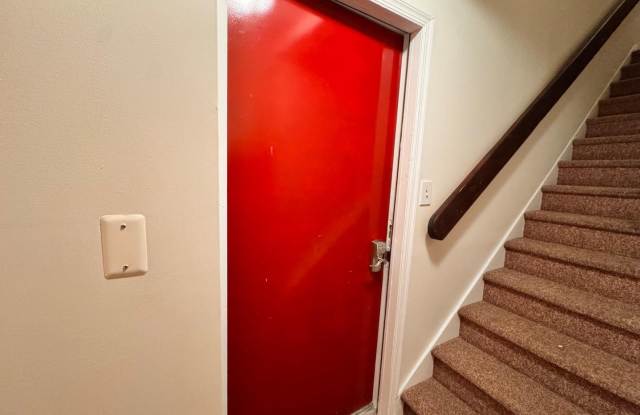 Photo of 113 W GIRARD AVE #2ND FLOOR