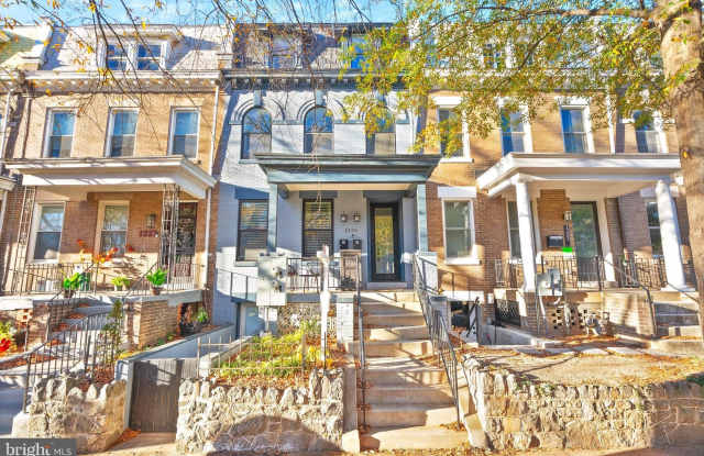 1225 PARK Road NW unit: 1