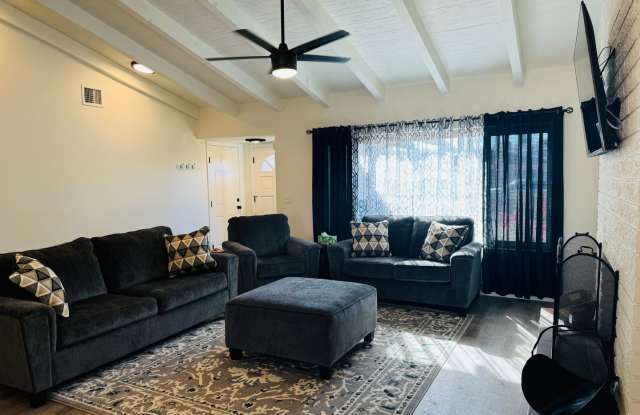 Photo of WINTER VACATION RENTAL: Newly Updated 3-Bedroom Home by the River with RV Parking