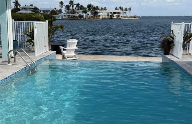 4743 Pine Island Road NW