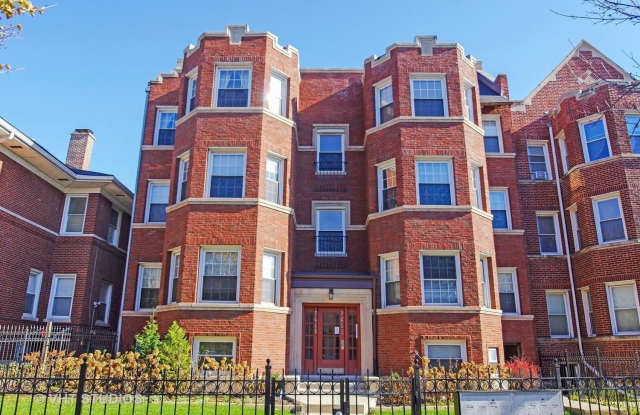 7611 N Sheridan Road