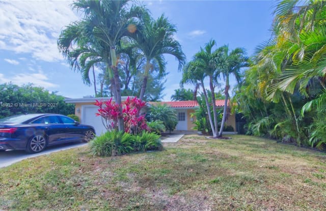 9164 Emerson Ave - 9164 Emerson Avenue, Surfside, FL 33154