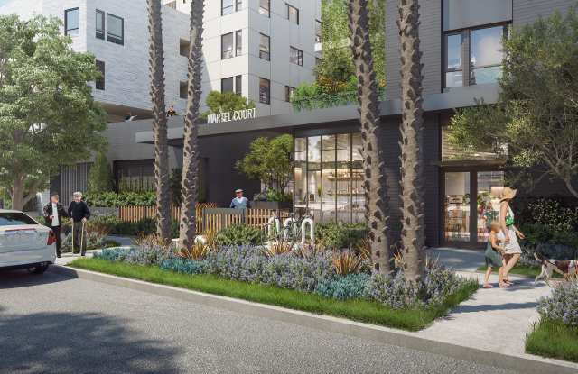 1041-1049 North Martel Avenue