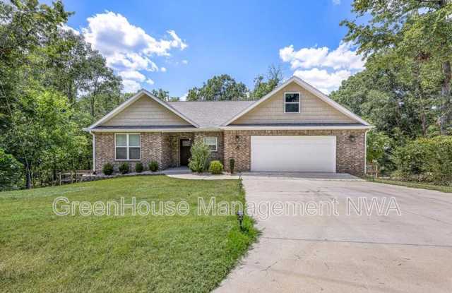 6 Lyneham Ln