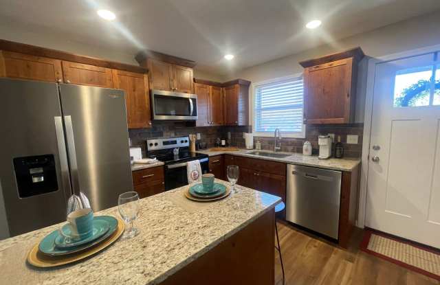 New Never Occupied - Brand New 2 bedroom 2 bath Duplex in Kimberling City, MO