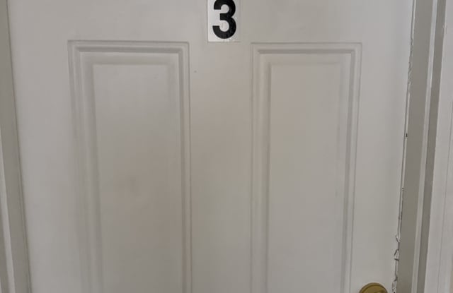 126 N 9th St Apt 3