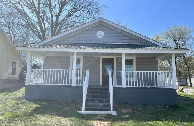 700 S Houston Street