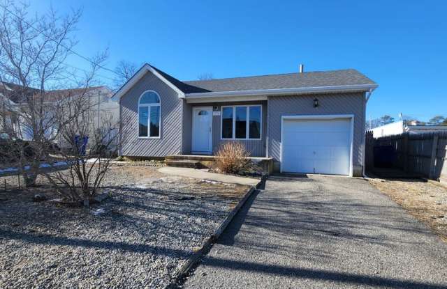 772 Francis Dr