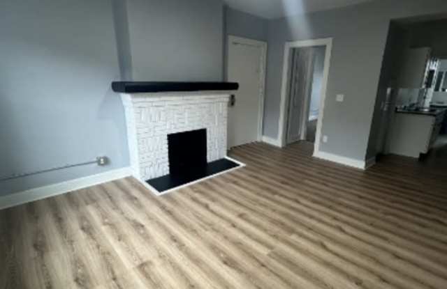 Photo of 2654 North Moreland Boulevard - 24