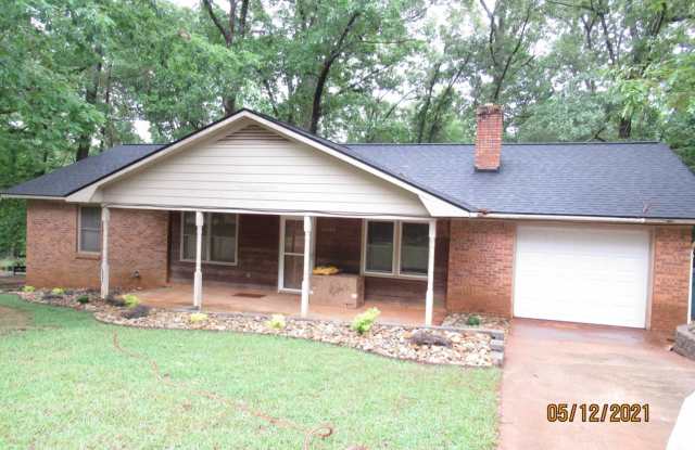 Brick Ranch Near Shaw AFB-3 Bedroom, 2 Bath