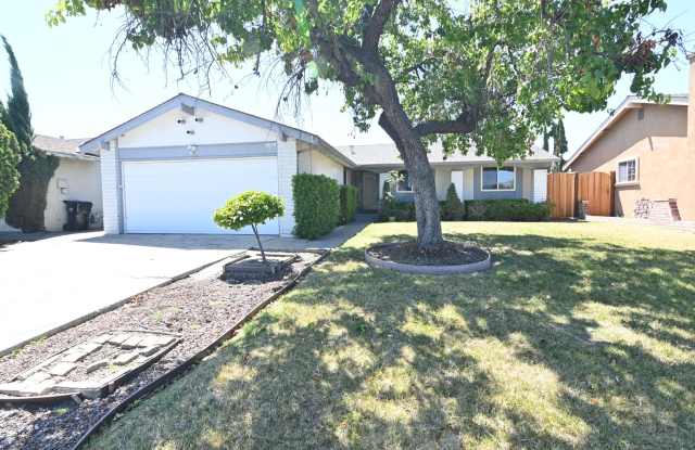 Perfect location- 3 bed 2 bath home available now! 5659 Lathrop Dr San Jose, CA 95123