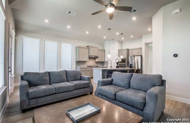 11331 Carmen Heights