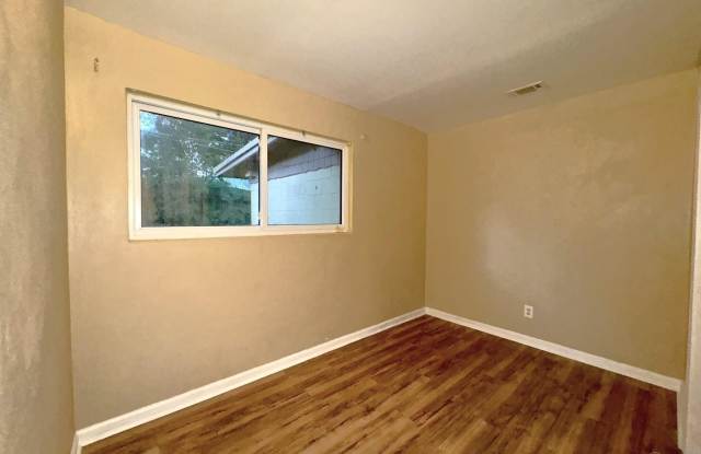 907 Belair Rd