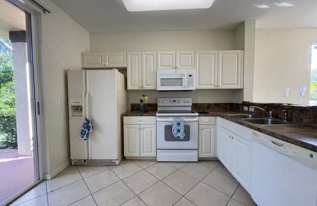 1924 Alamanda Way
