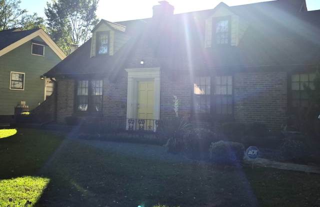 Photo of MOVE-IN SPECIAL 1/2 OFF 1ST MONTH'S RENT!!